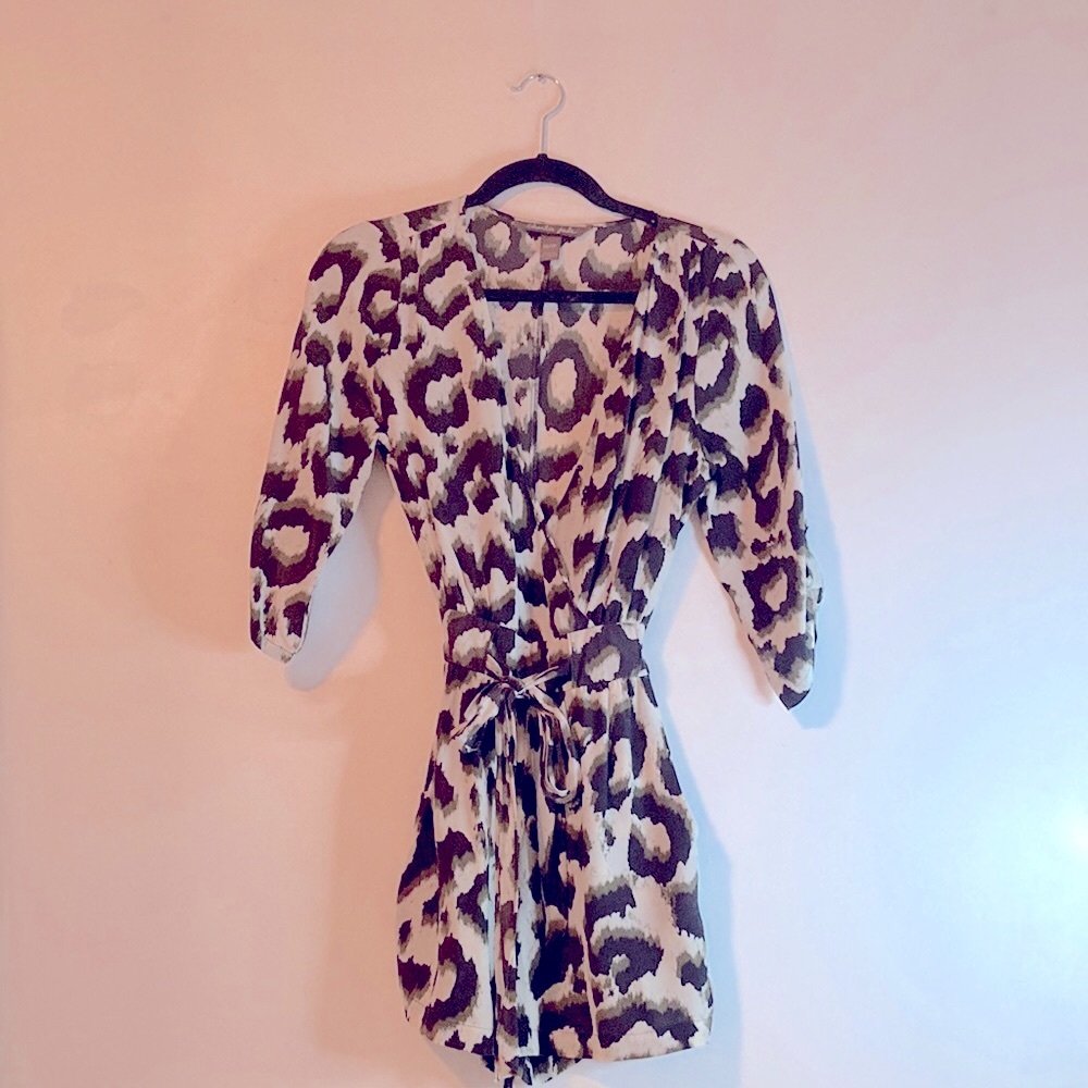 Charlie Jade 100% silk Romper. Leopard pattern. Tan/black/khaki green.V-neck. XS